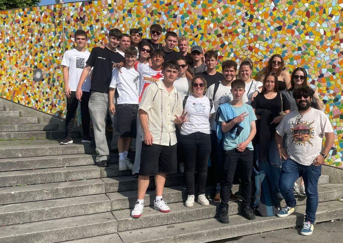 La comitiva del Pintor
Colmeiro, durante el
intercambio con el centro
Berufskolleg de Brilon.