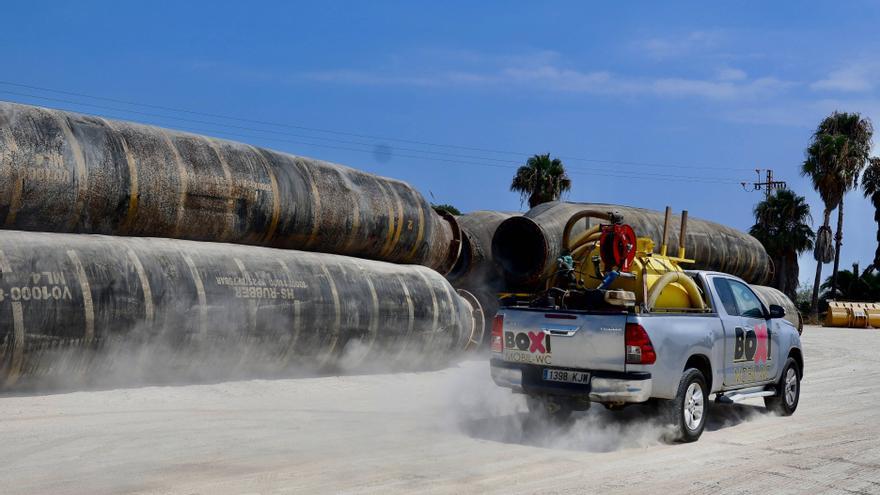 Comienza la inyección de arena a las playas del sur