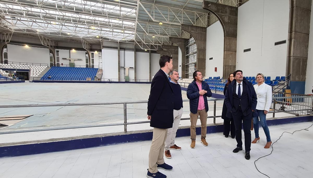 Luis Barcala junto a Toni Gallego visitan las obras casi acabadas del Pitiu Rochel.