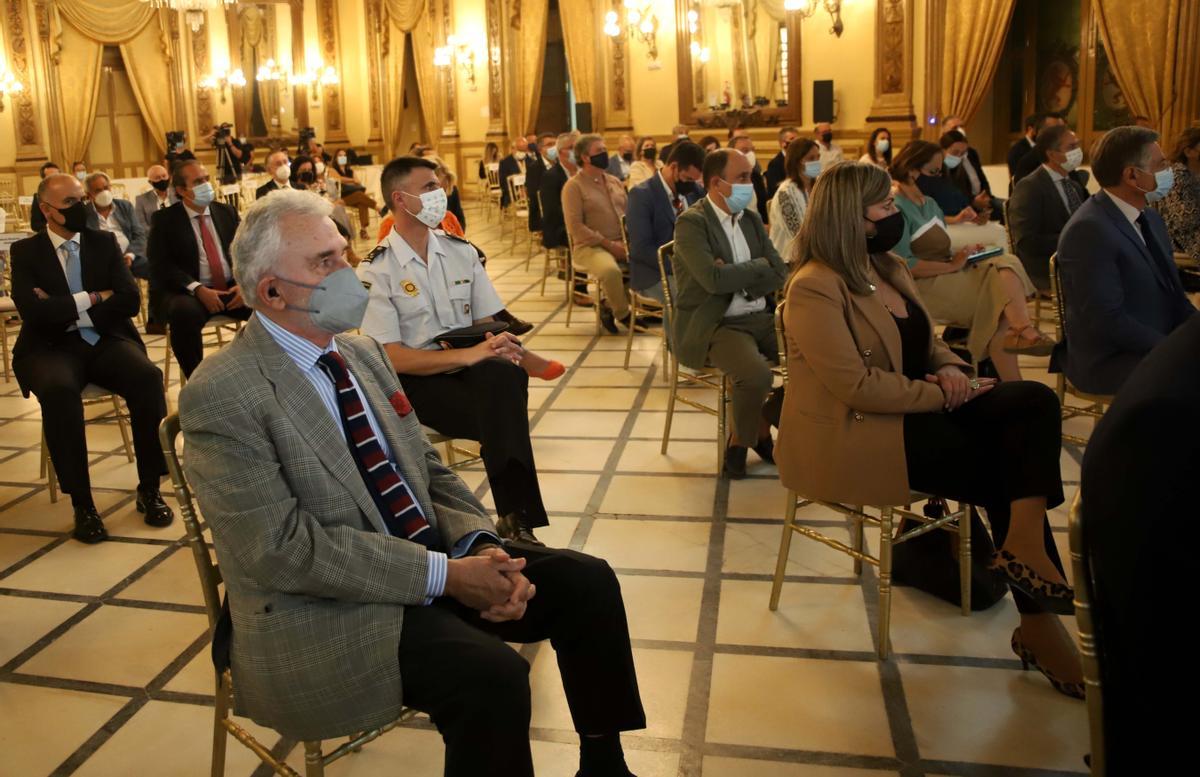 Asistentes al acto de presentación del Anuario Agroalimentario en el salón Liceo del Real Círculo de la Amistad Asistentes al acto de presentación del Anuario Agroalimentario en el salón Liceo del Real Círculo de la Amistad