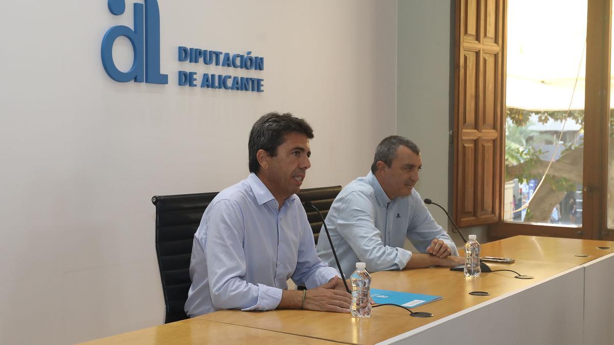 Mazón y Guillén durante la presentación de la etapa alicantina de la Vuelta