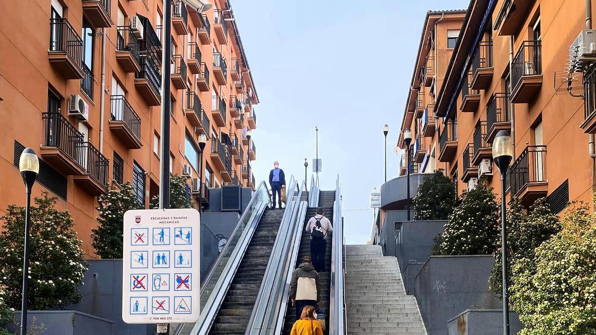 Escaleras mecánicas, donde se han puesto en marcha cámaras, funcionando este jueves.