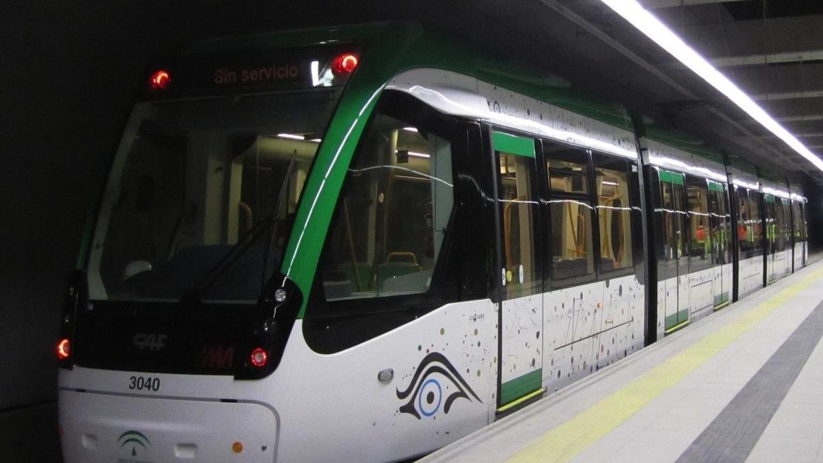 Un tren del metro de Málaga.