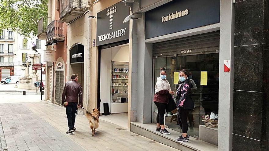 Un dels carrers comercials de Figueres.