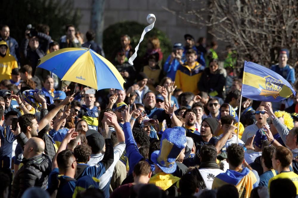 Las aficiones de River y Boca llenan Madrid