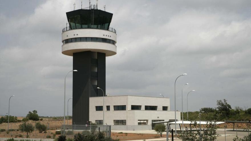 Puig exige que la conexión aérea entre Castelló y Madrid sea considerada de servicio público