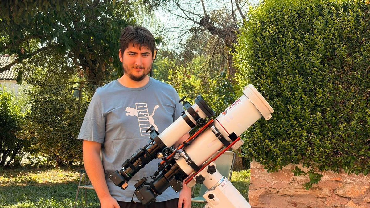 Rafael Ruiz, ya en Burgos, preparado para el eclipse.