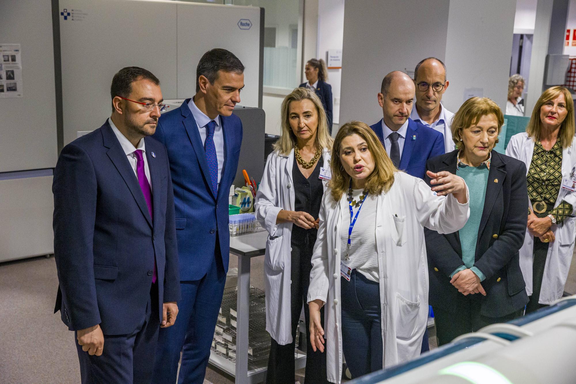 Visita de Pedro Sánchez al Hospital Universitario Central de Asturias (HUCA) en Oviedo