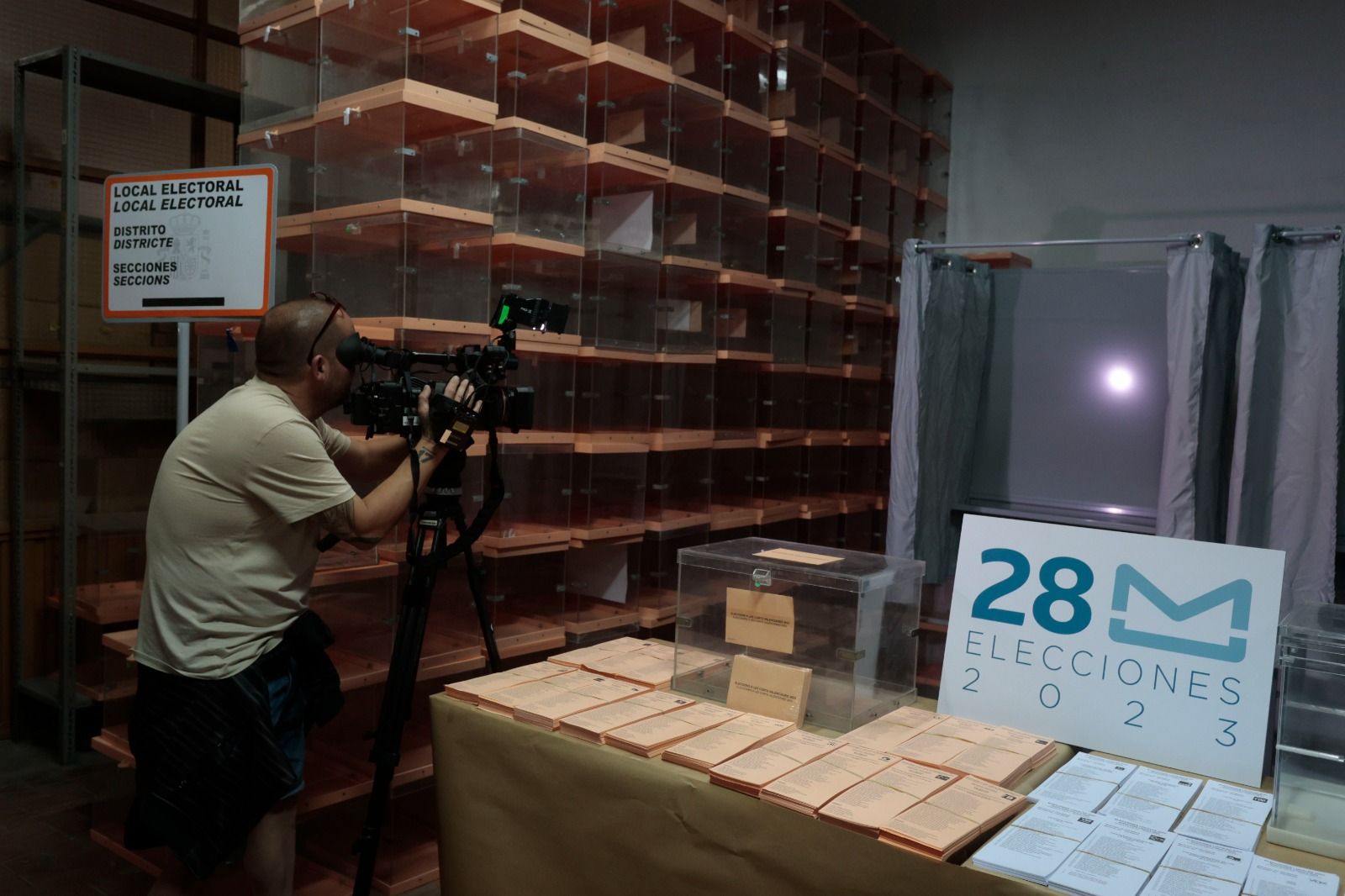 Dispositivo de preparación para el 28M en el almacén electoral de Delegación de Gobierno