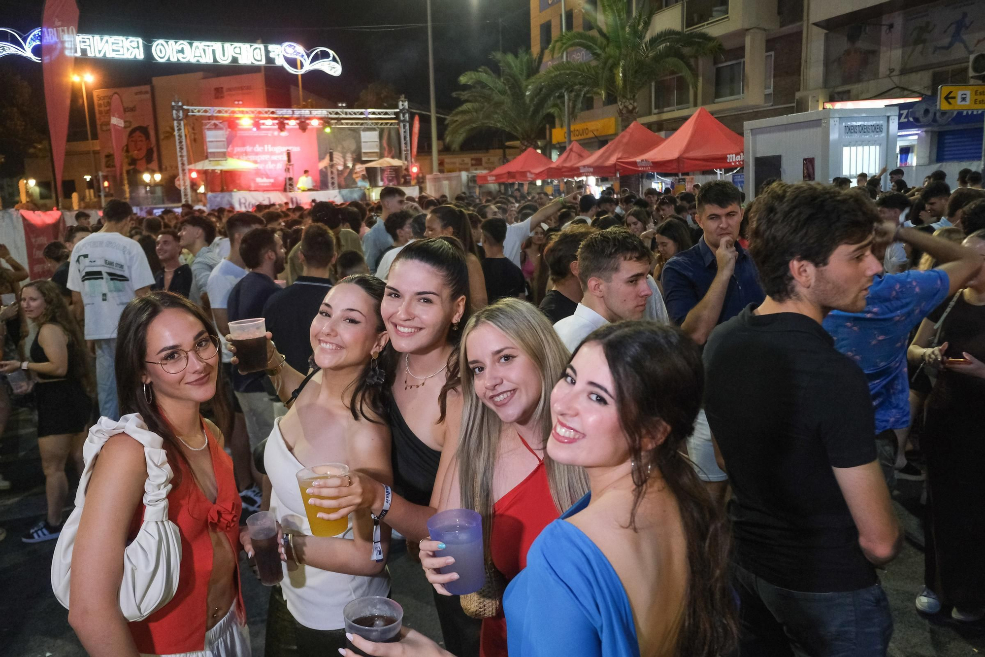 Galería de fotos: así es salir de fiestas en Hogueras de Alicante