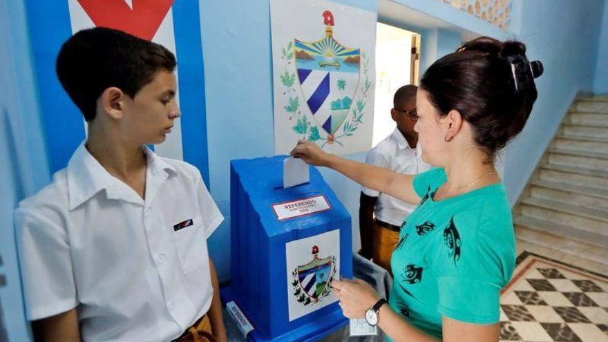 Cuba dice &#039;sí&#039; a una nueva Constitución pero no abandonan al socialismo