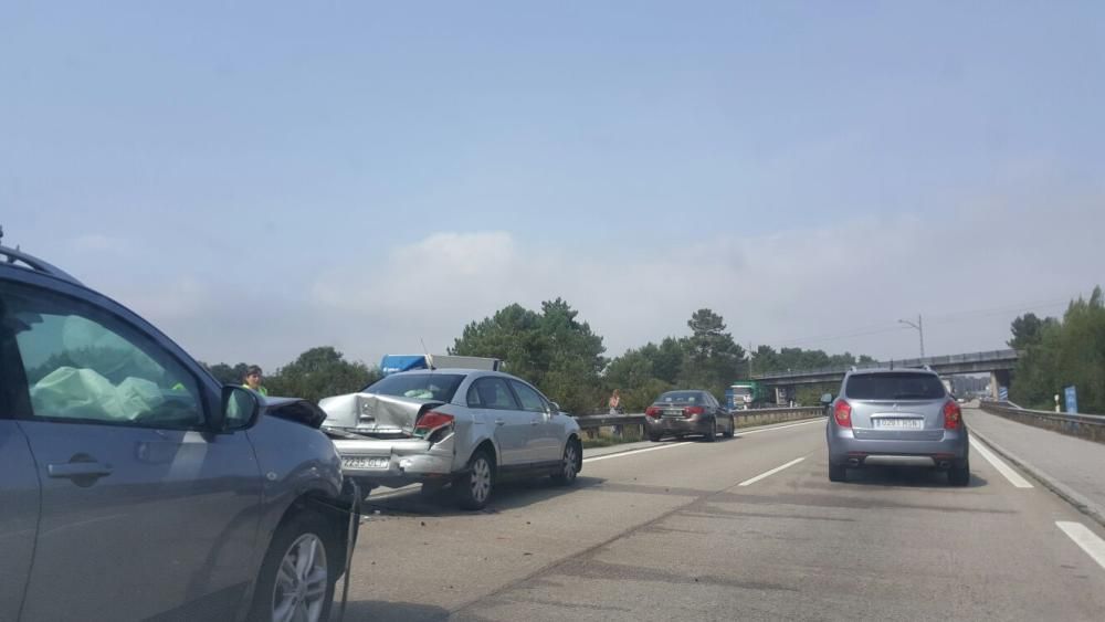 Un accidente en la "Y" provoca varios kilómetros de atasco en dirección Gijón