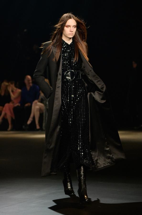 Saint Laurent Otoño-Invierno 2016/2017: maxi blazers.
