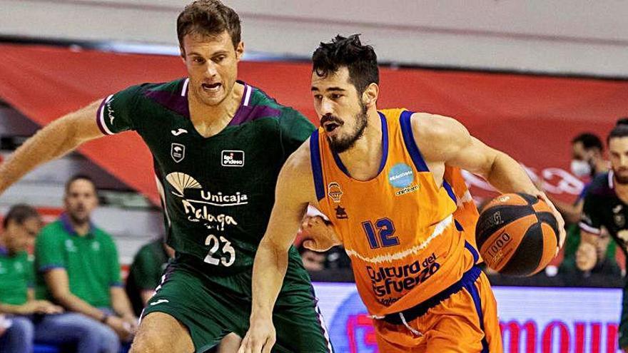 Nicola Kalinic y Tim Abromaitis, en el último amistoso entre Valencia Basket y Unicaja