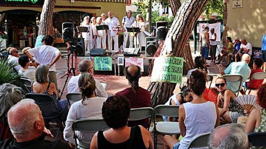 Imatge del recital de música i poesia en homenatge als activistes.