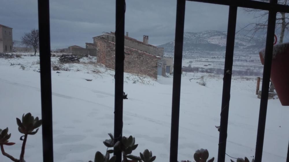 La nieve cubre Los Serranos y el Rincón de Ademuz