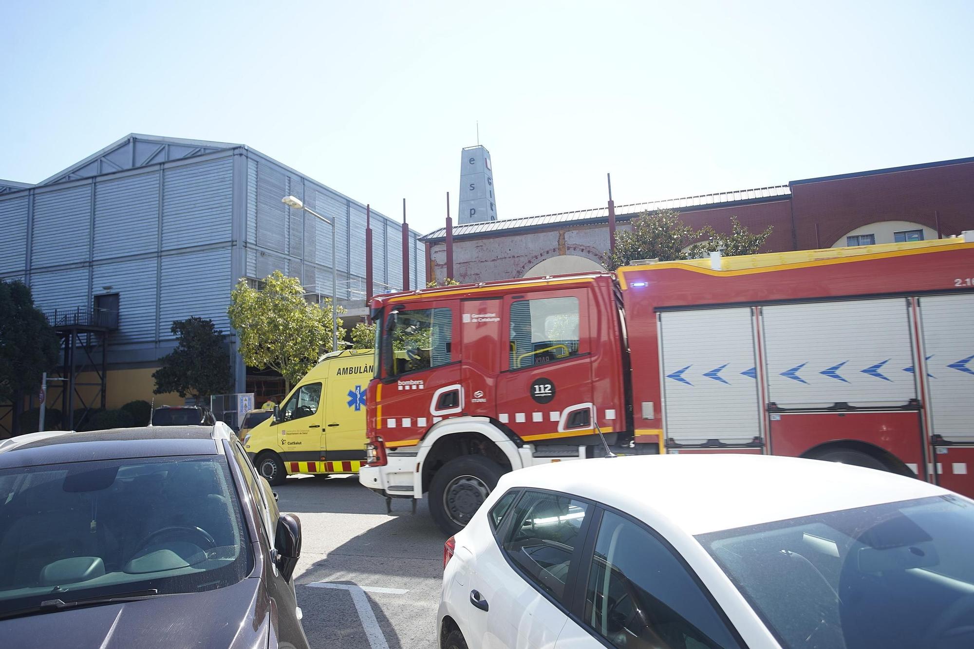 Tres ferits en ensorrar-se una bastida a l'Espai Gironès