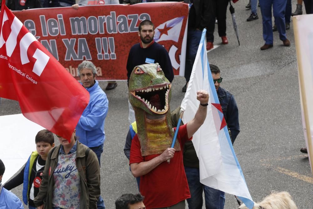 Día del Trabajador en Vigo | Miles de personas exigen la derogación de la reforma laboral