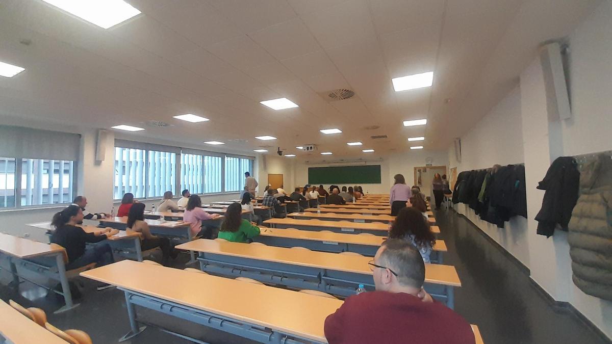 Examen de celadores en la sede de Sevilla