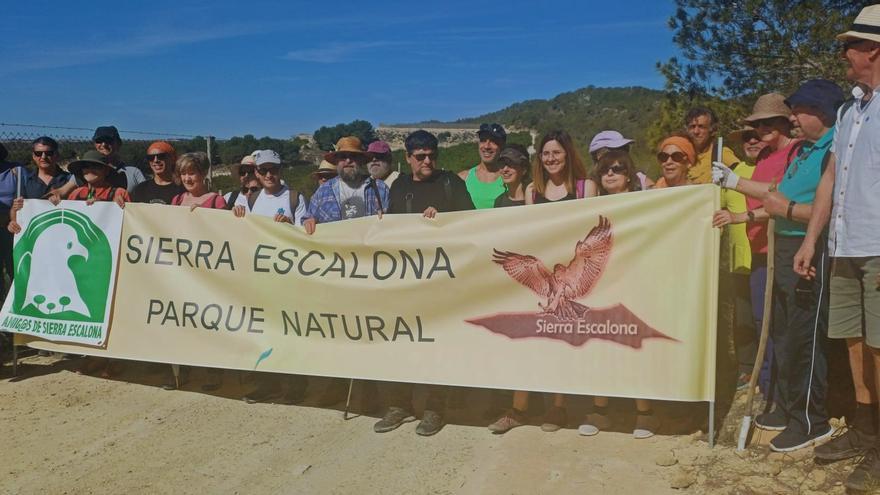 Marcha para reclamar a la Generalitat la creación del Parque Natural de Sierra Escalona