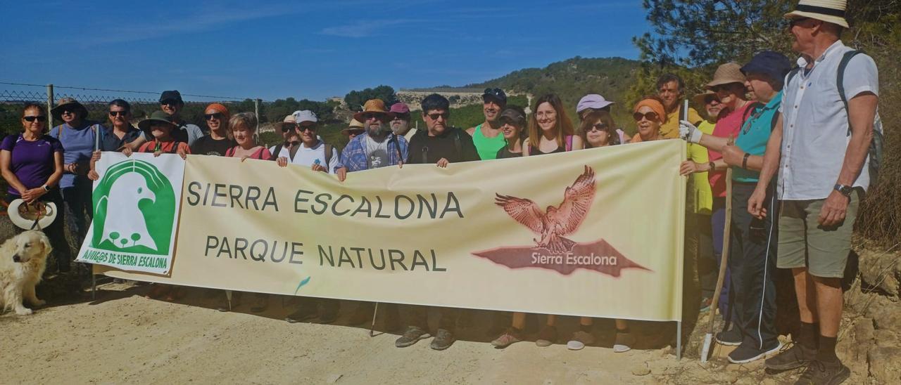 Marcha para reclamar a la Generalitat la creación del Parque Natural de Sierra Escalona