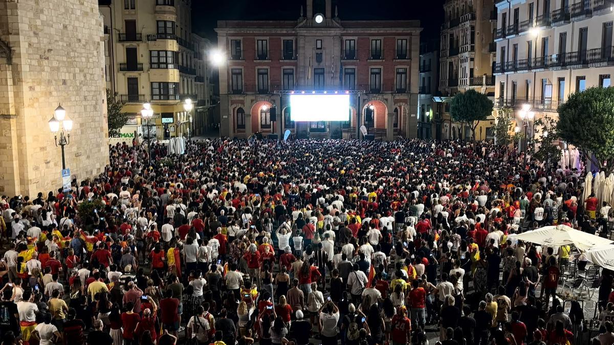 Plaza Mayor de Zamora durante la final del Mundial de 2026.