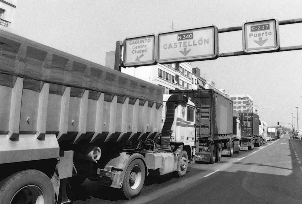 Hace 20 en Sagunt. La Coordinadora per l'alliberament de la A-7 exigía el traslado del peaje, para evitar los continuos accidentes y el paso de 10.000 camiones diarios en la N-340 a su paso por Sagunt.