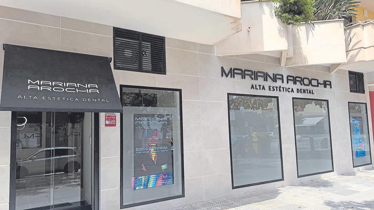 Clíninca de Mariana Arocha Alta Estética Dental en Torre del Mar