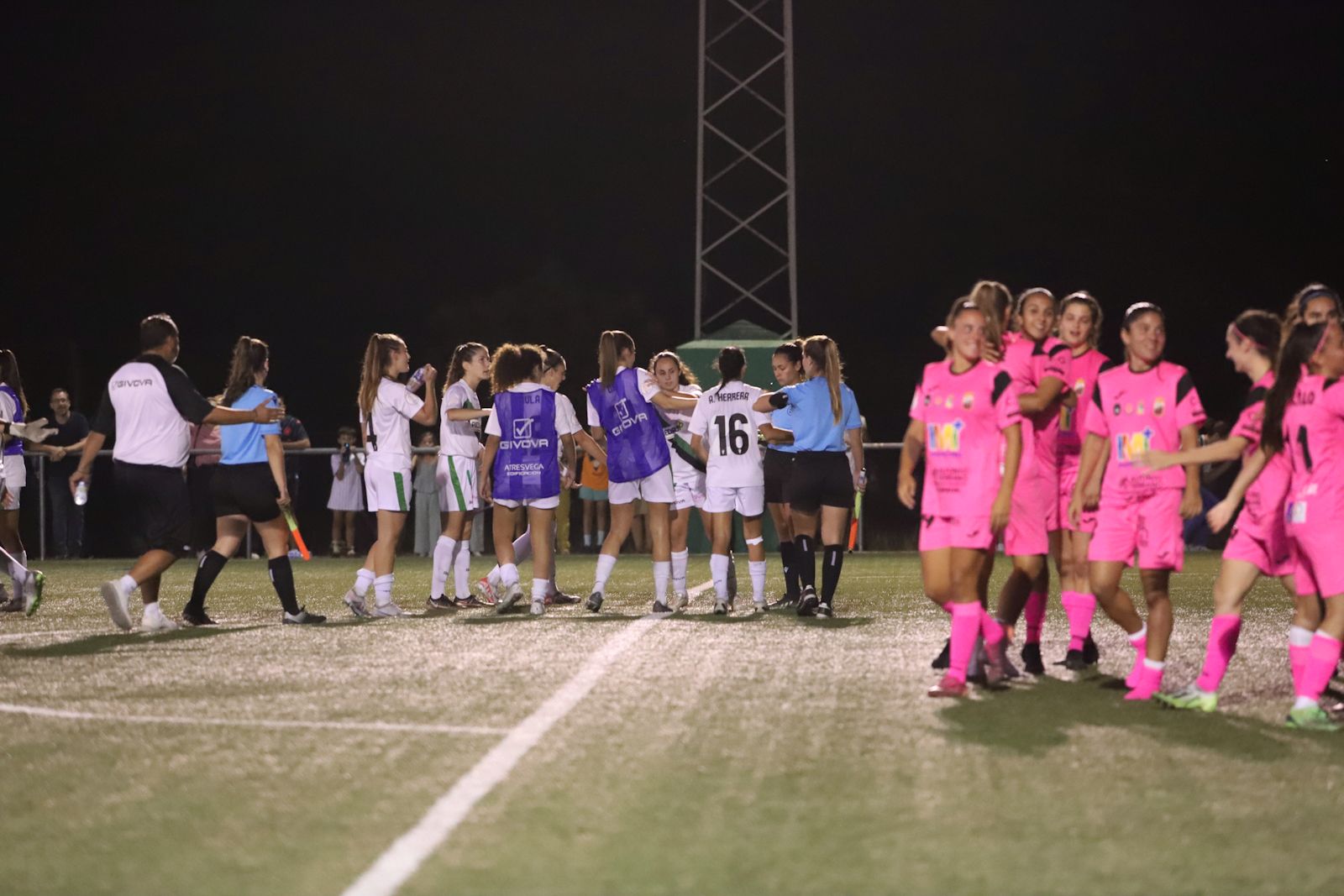 La eliminatoria de la Copa de la Reina de fútbol entre el Córdoba CF y el Juan Grande en imágenes