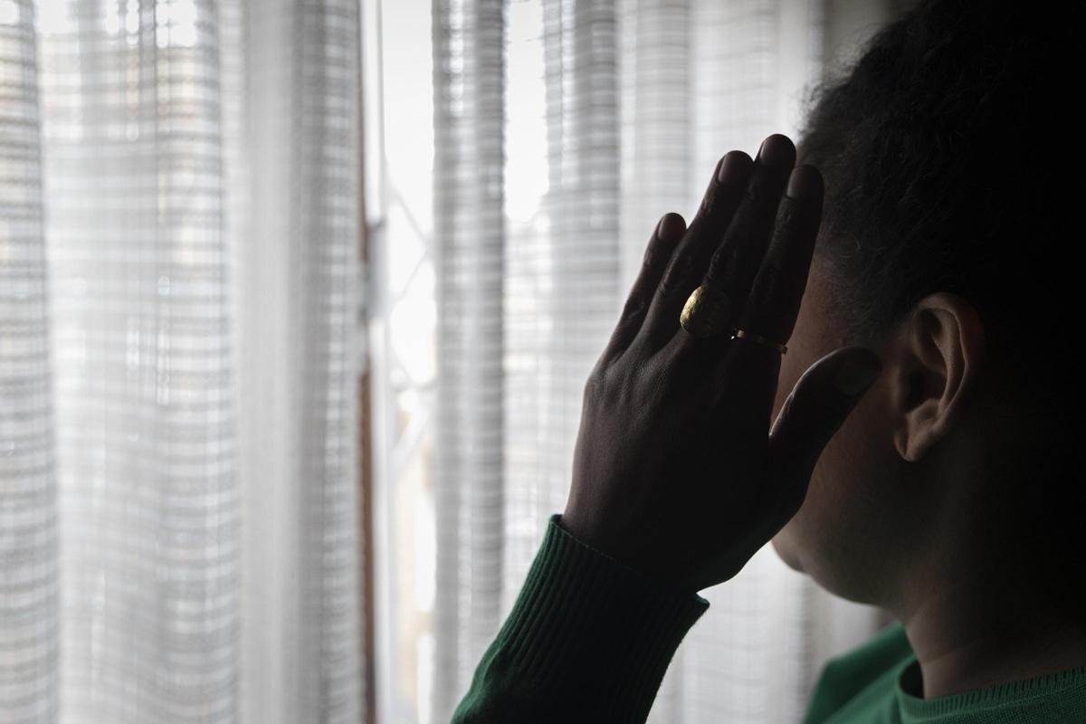 Una mujer migrante en situación irregular en València.