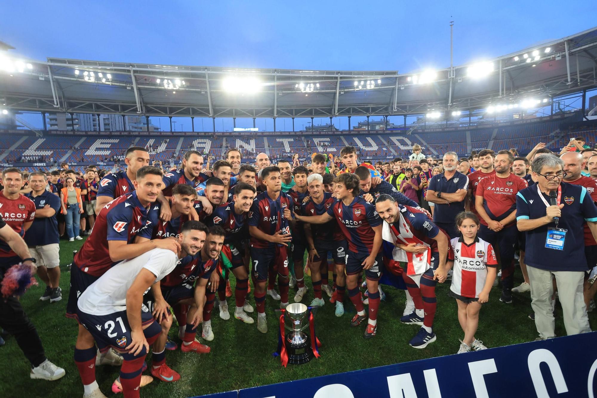 Las mejores imágenes de la celebración del Levante en el Ciutat