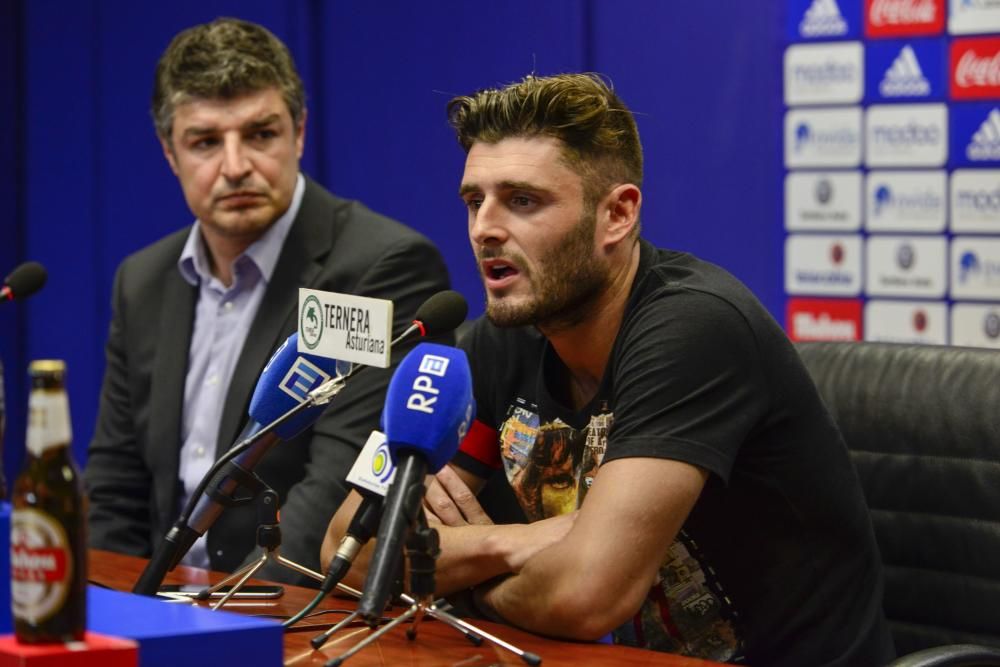 Presentación de los jugadores del Real Oviedo Jonathan Perira y Juan Carlos