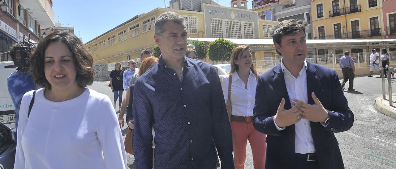 Eva Crisol, junto a Toni Cantó y Eduardo García-Ontiveros, portavoz de Ciudadanos.