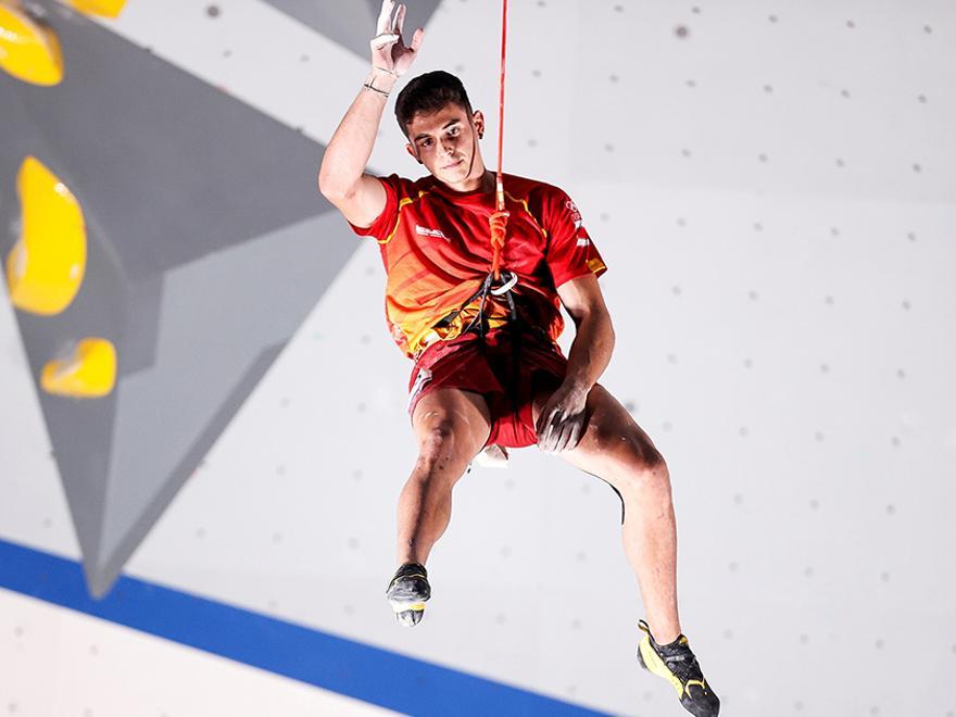 La pared más alta de Alberto Ginés: cómo el primer oro olímpico de escalada busca su sitio en París 2024