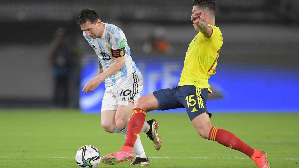 Colombia remonta un 0-2 y empata a Argentina en el 94'