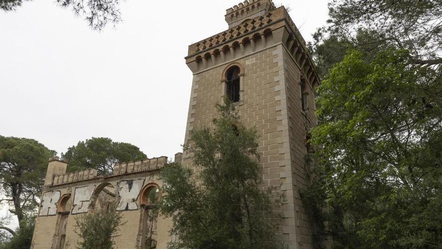 Este es el estado en el que se encuentra "Villa Carmen", propiedad privada enclavada en Castelló de Rugat