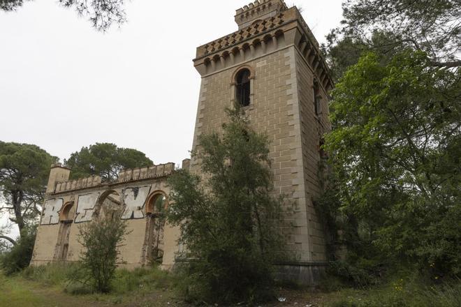 Este es el estado en el que se encuentra "Villa Carmen", propiedad privada enclavada en Castelló de Rugat