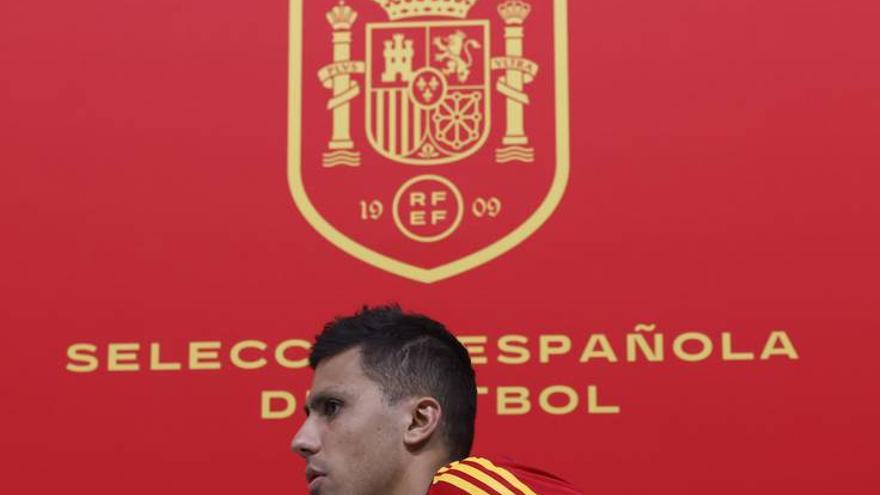 España cierra la preparación del partido ante Brasil sin Rodri