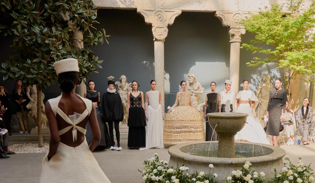 Desfile de Candelas y Felipas en el marco de OMODA Madrid es Moda 2025.