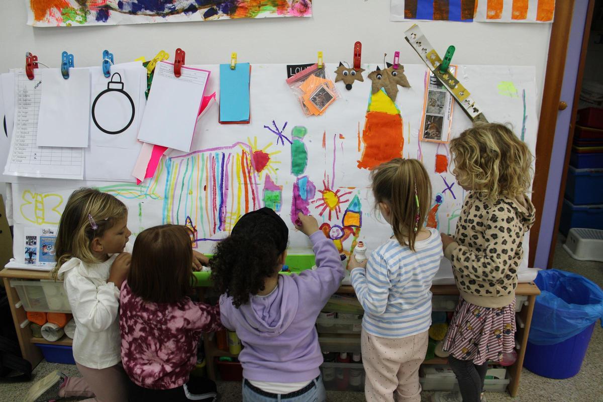 La metodología basada en la comprensión y no en la memorización conlleva que los niños y niñas desde muy pequeños despierten su espíritu crítico