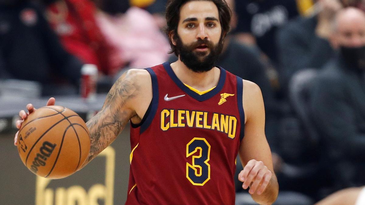 Ricky Rubio durante un partido NBA con los Cavs