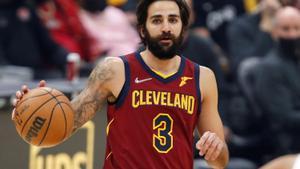 Ricky Rubio durante un partido NBA con los Cavs