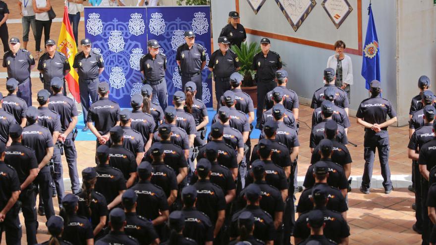 Policías en la Comisaría Provincial de Málaga.