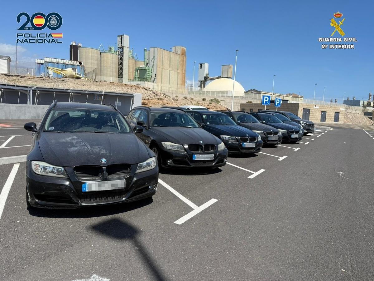 Policía Nacional y Guardia Civil desarticulan una red en Tenerife que falsificaba documentación de coches de alta gama robados