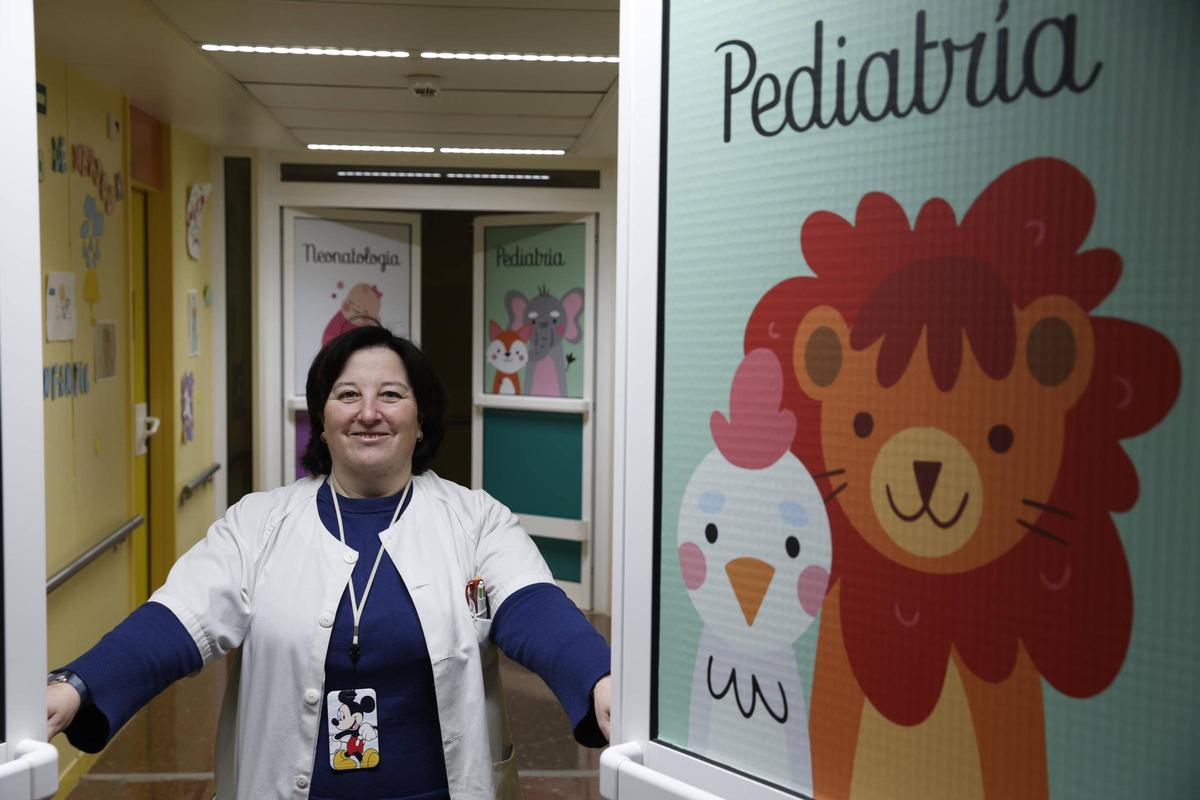 Nuria Fernández, en la zona del servicio de Pediatría en el Hospital de Cabueñes.