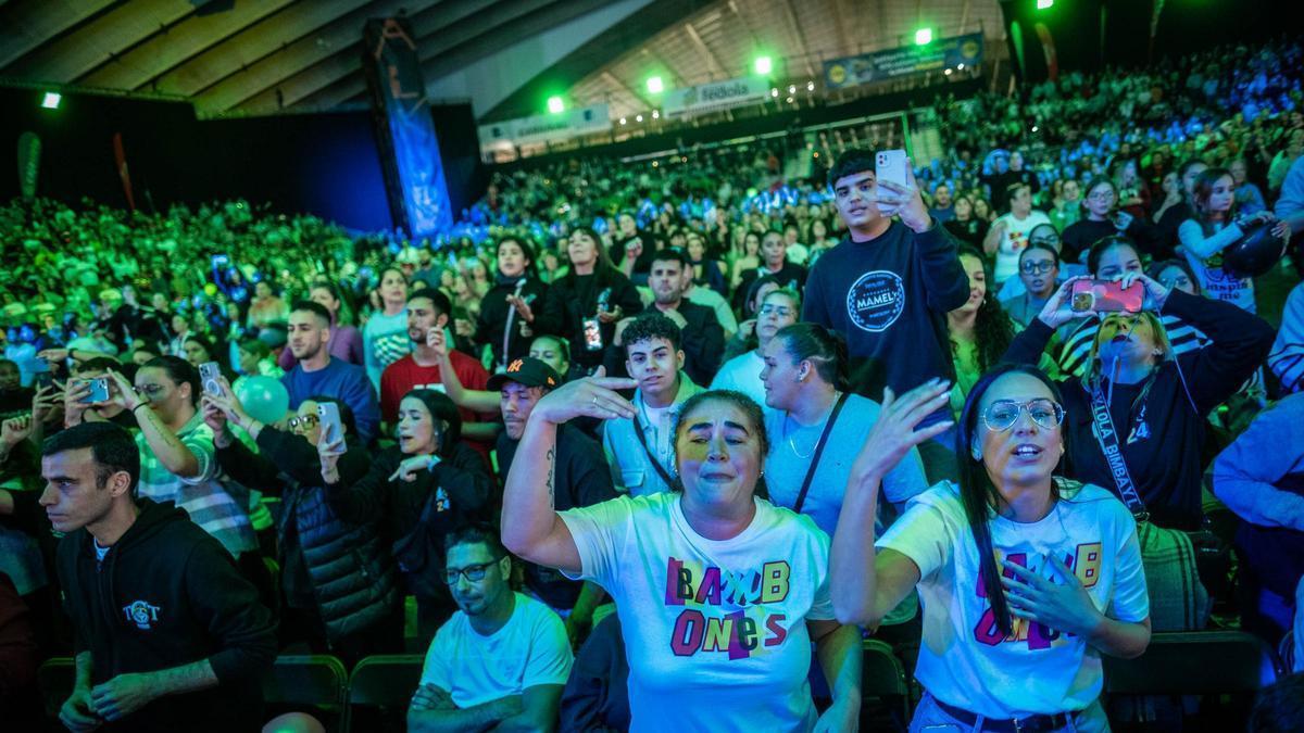 Público en el concurso de murgas de Santa Cruz de Tenerife.
