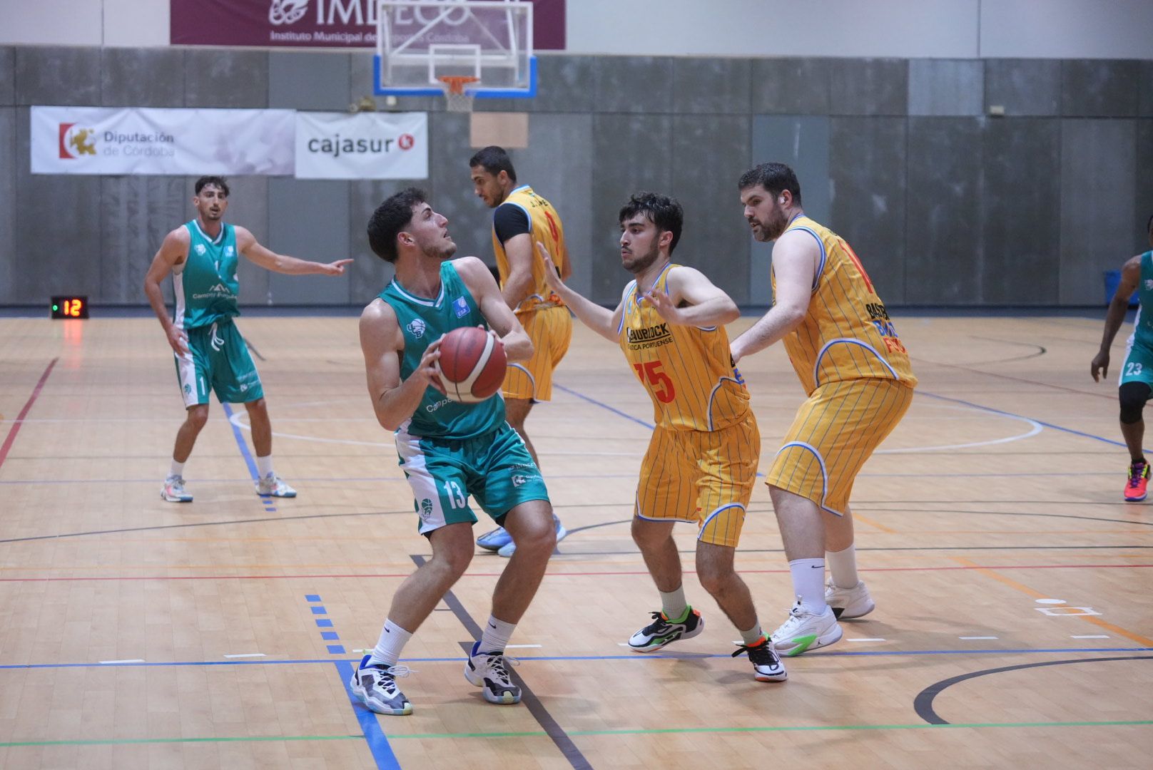 UCB Córdoba-Gymnástica Portuense: el partido de la Liga EBA en imágenes