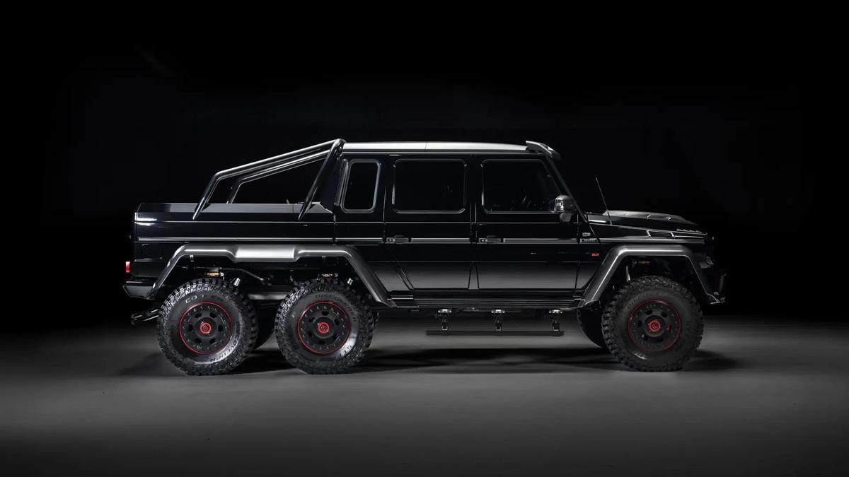 El Mercedes-Benz G 63 AMG G700 6x6, preparado por Brabus