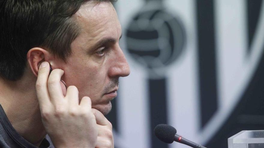 Gary Neville en rueda de prensa. SD