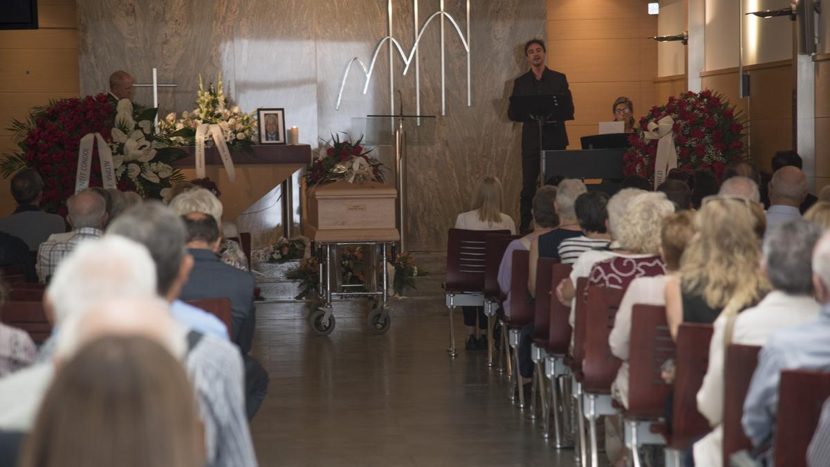 Un moment del funeral, a la Sala Montserrat del tanatori d&#039;Àltima